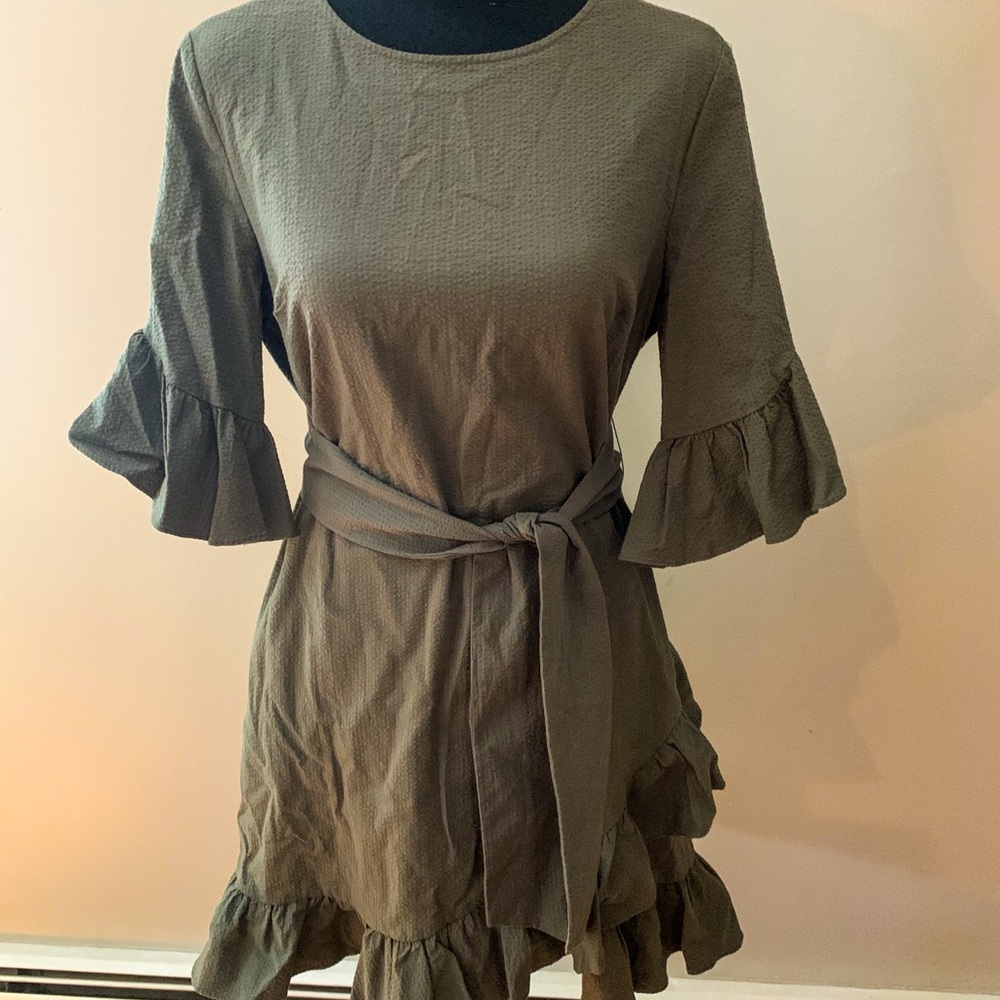 1.State ruffle mini dress